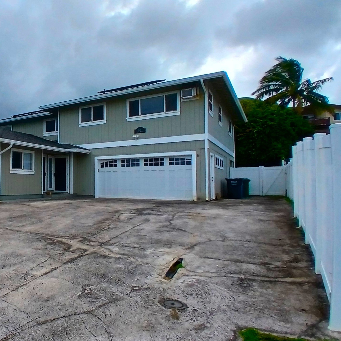 535 Iliaina Street (Upstairs only)